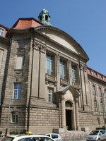 Der Eingang Invalidenstraße 48 des Bundesministeriums für Wirtschaft und Technologie in Berlin