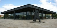 Die Neue Nationalgalerie in Berlin, gesehen von Westen